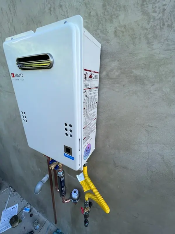 Tankless water heater installation for Bolindale homes